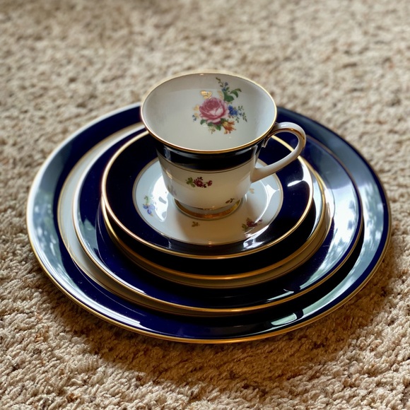 Noritake - Hapsburg Rose - Picture 4 of 11